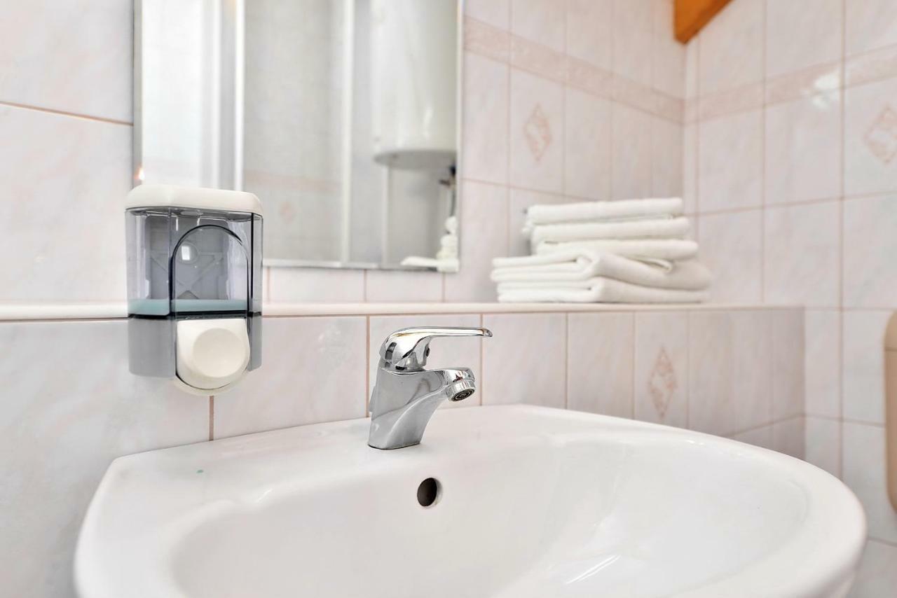 Apartments Mirabella Оміш Номер фото