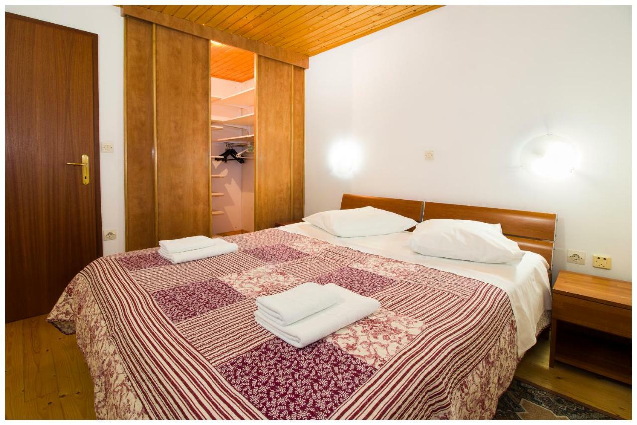 Apartments Mirabella Оміш Екстер'єр фото
